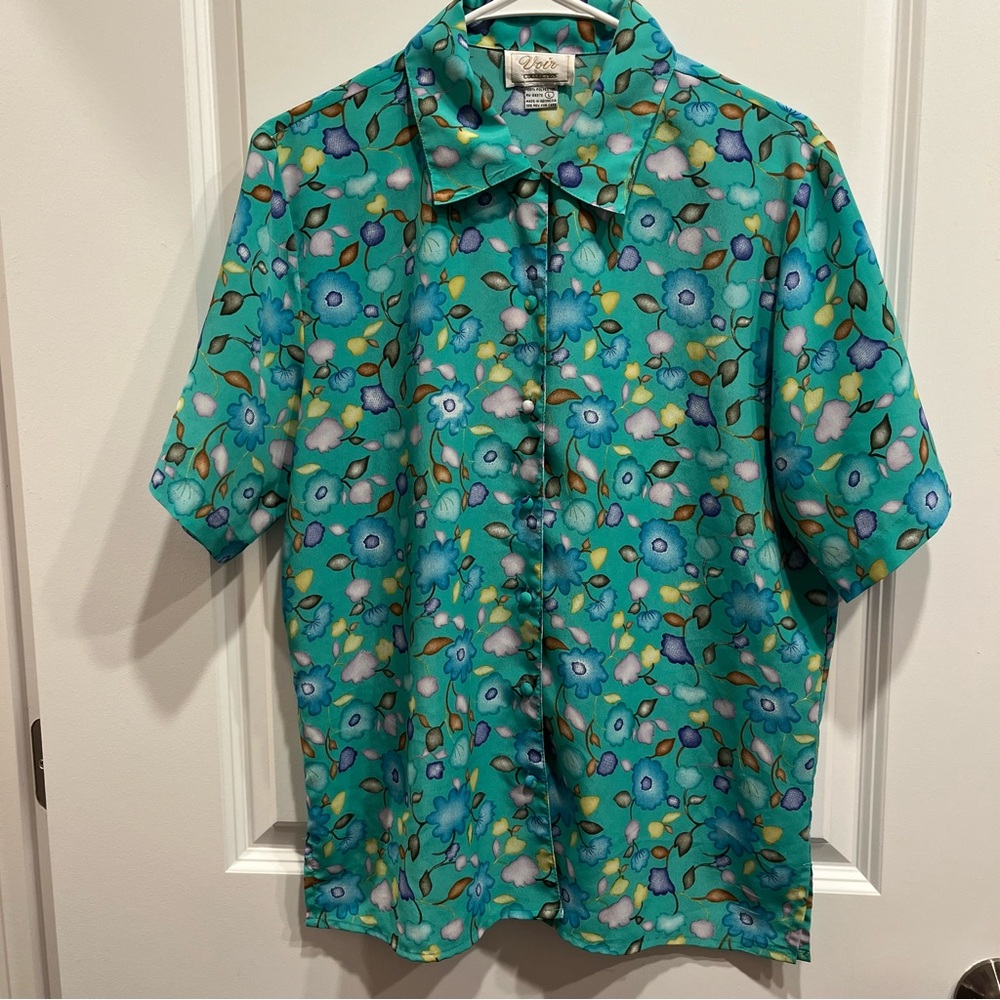 Vintage Voir Green Floral Button Up Blouse Size Large.
